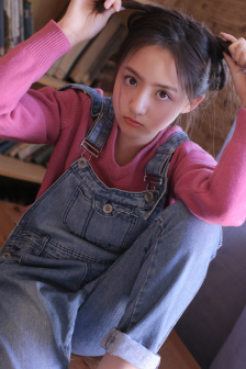 黑皮辣妹